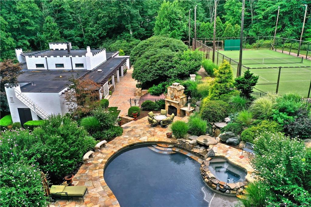20 Pine Ridge Woodbridge CT 06525