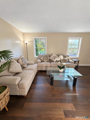 5 South Main Street Newtown CT 06470