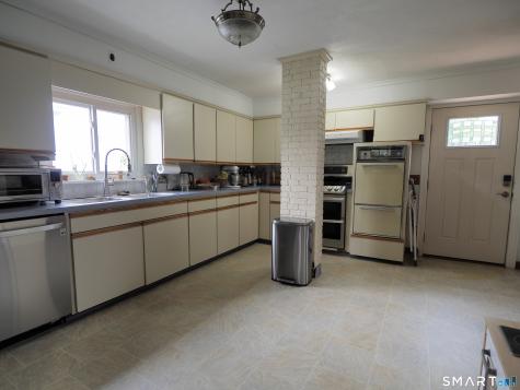 9 Lawton Terrace Ansonia CT 06401