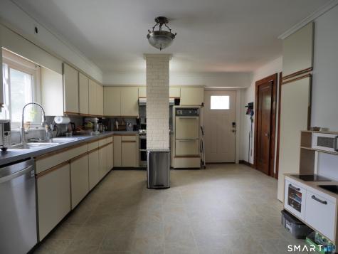 9 Lawton Terrace Ansonia CT 06401
