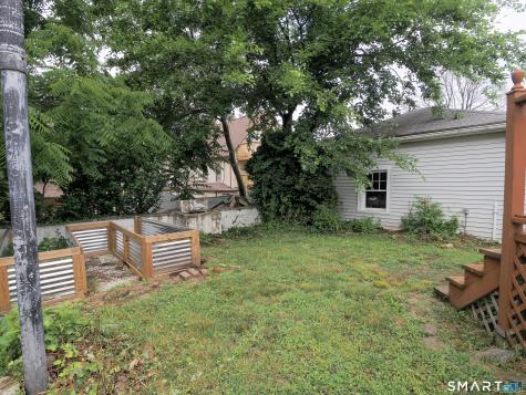 9 Lawton Terrace Ansonia CT 06401