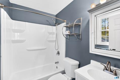 35 Glendale Road Manchester CT 06040