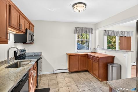 35 Glendale Road Manchester CT 06040