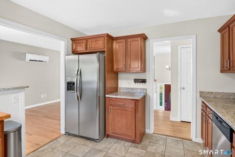 35 Glendale Road Manchester CT 06040