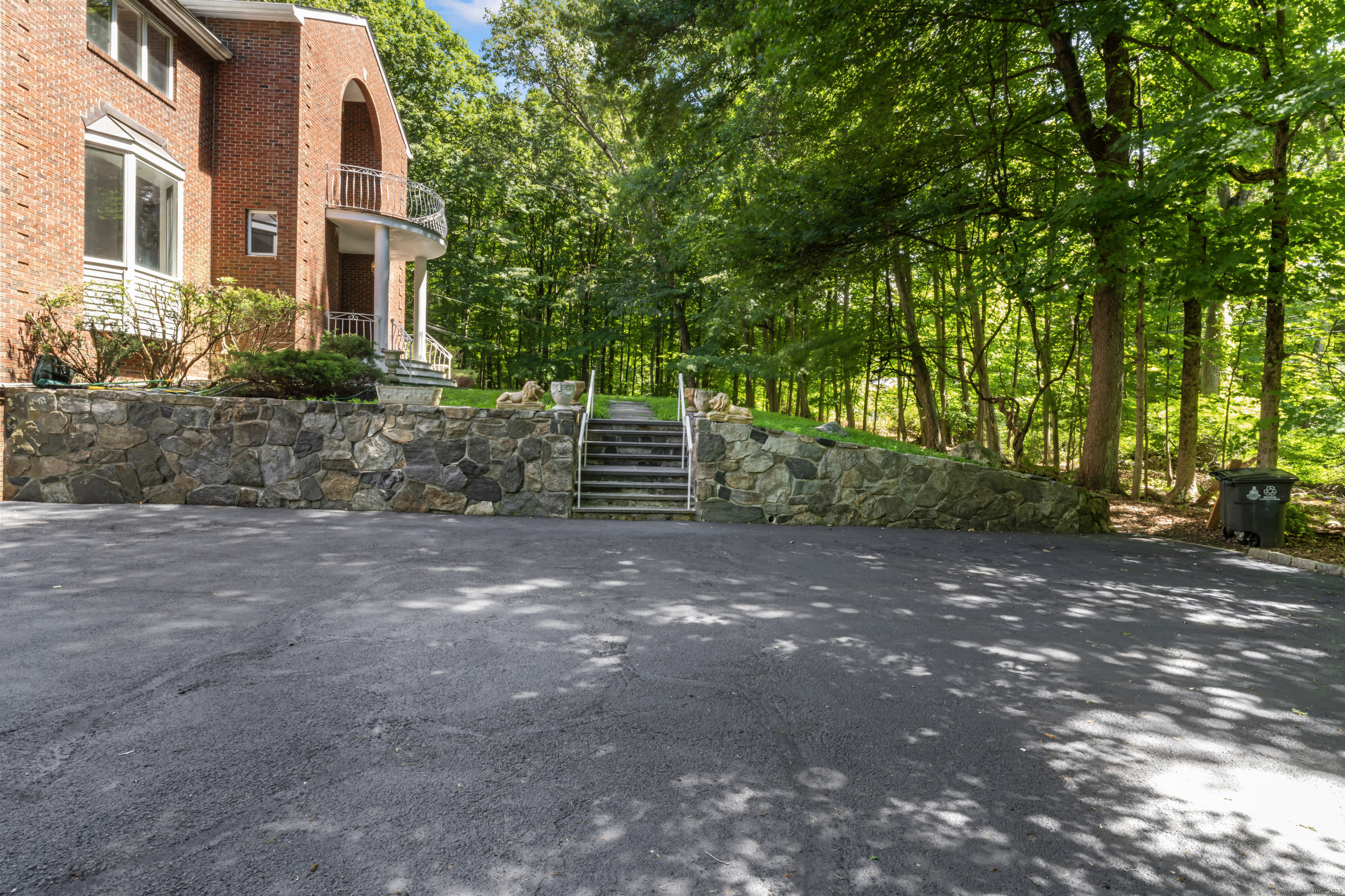 501 Woodbine Road Stamford CT 06903