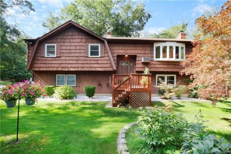 40 Ole Musket Lane Danbury CT 06810