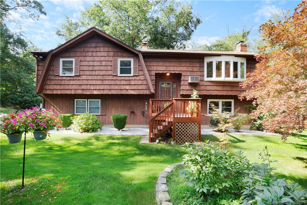 40 Ole Musket Lane Danbury CT 06810