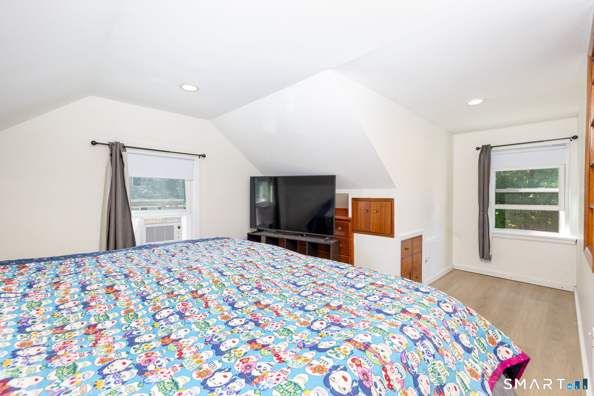 18 Crestwood Avenue Waterbury CT 06704