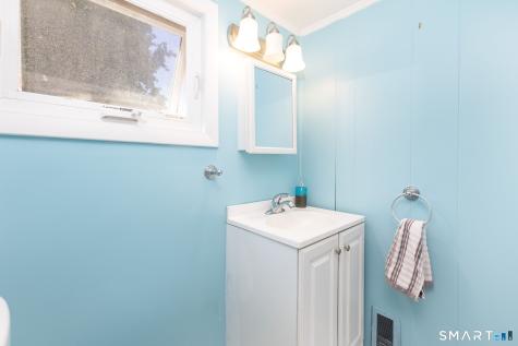18 Crestwood Avenue Waterbury CT 06704