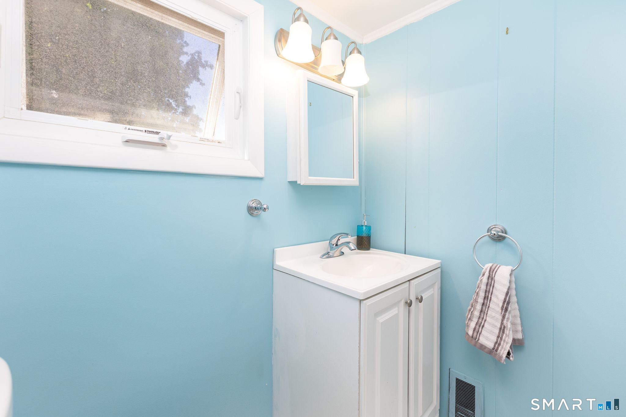 18 Crestwood Avenue Waterbury CT 06704