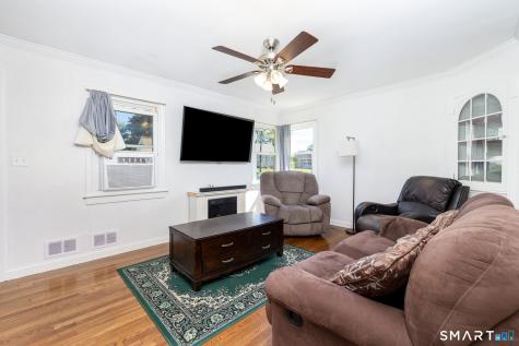 18 Crestwood Avenue Waterbury CT 06704