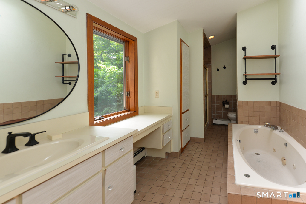 60 Old Field Road Southbury CT 06488