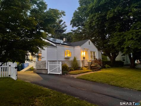 41 Cumpstone Drive Hamden CT 06518