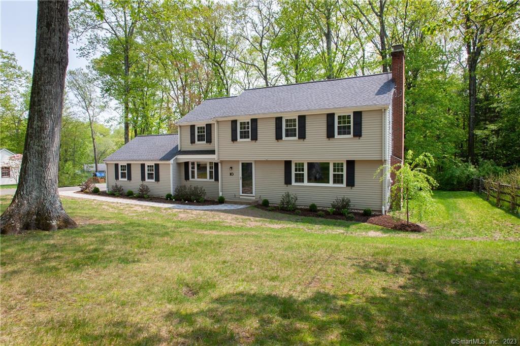 10 Crestwood Road Simsbury CT 06070