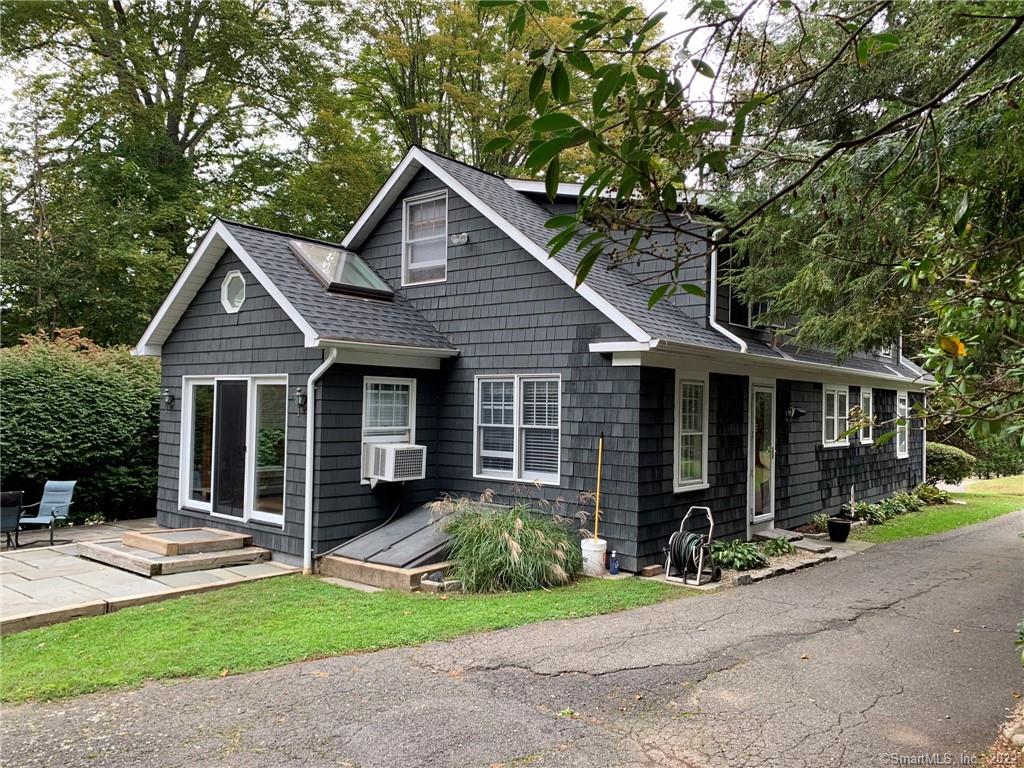 12 Pleasant Street Woodbury CT 06798
