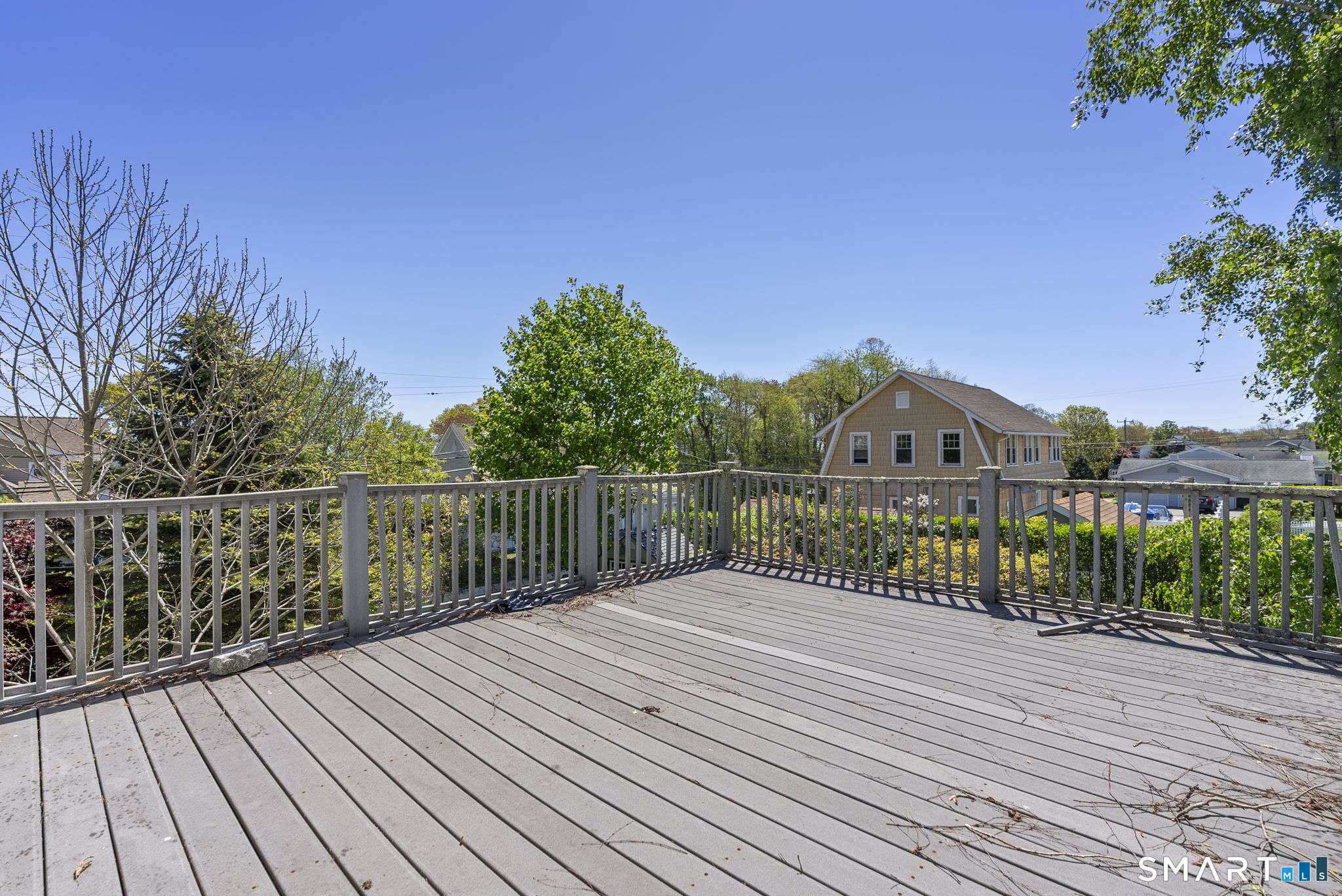 11 Sunrise Avenue East Lyme CT 06357