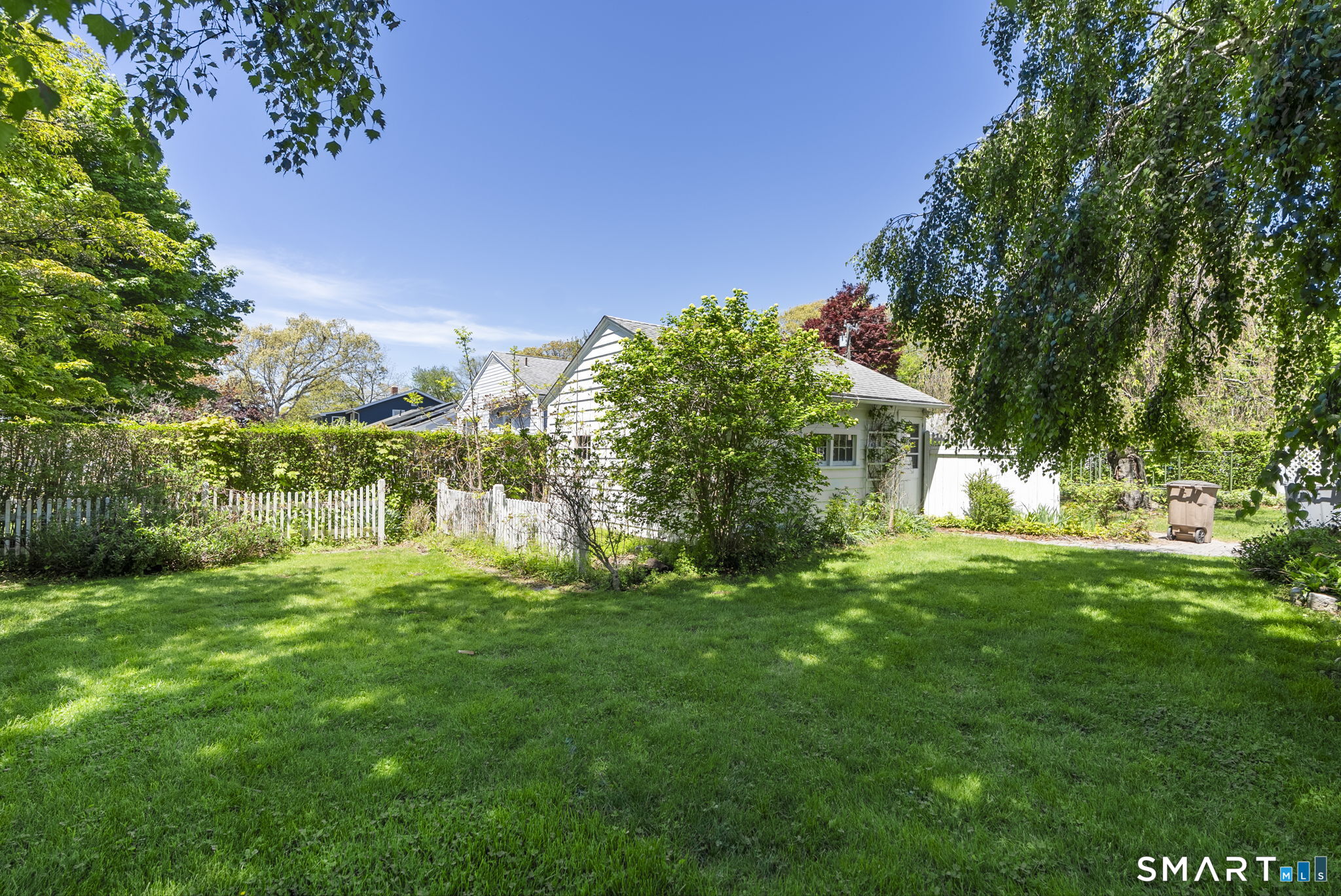 11 Sunrise Avenue East Lyme CT 06357