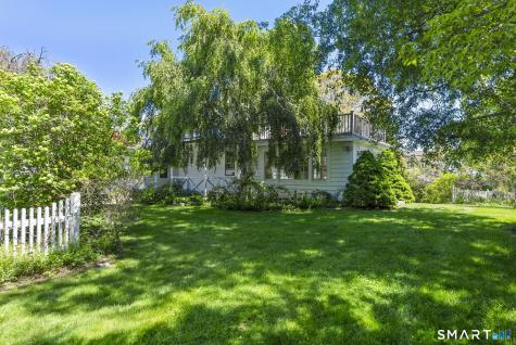 11 Sunrise Avenue East Lyme CT 06357