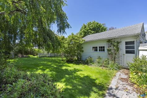 11 Sunrise Avenue East Lyme CT 06357