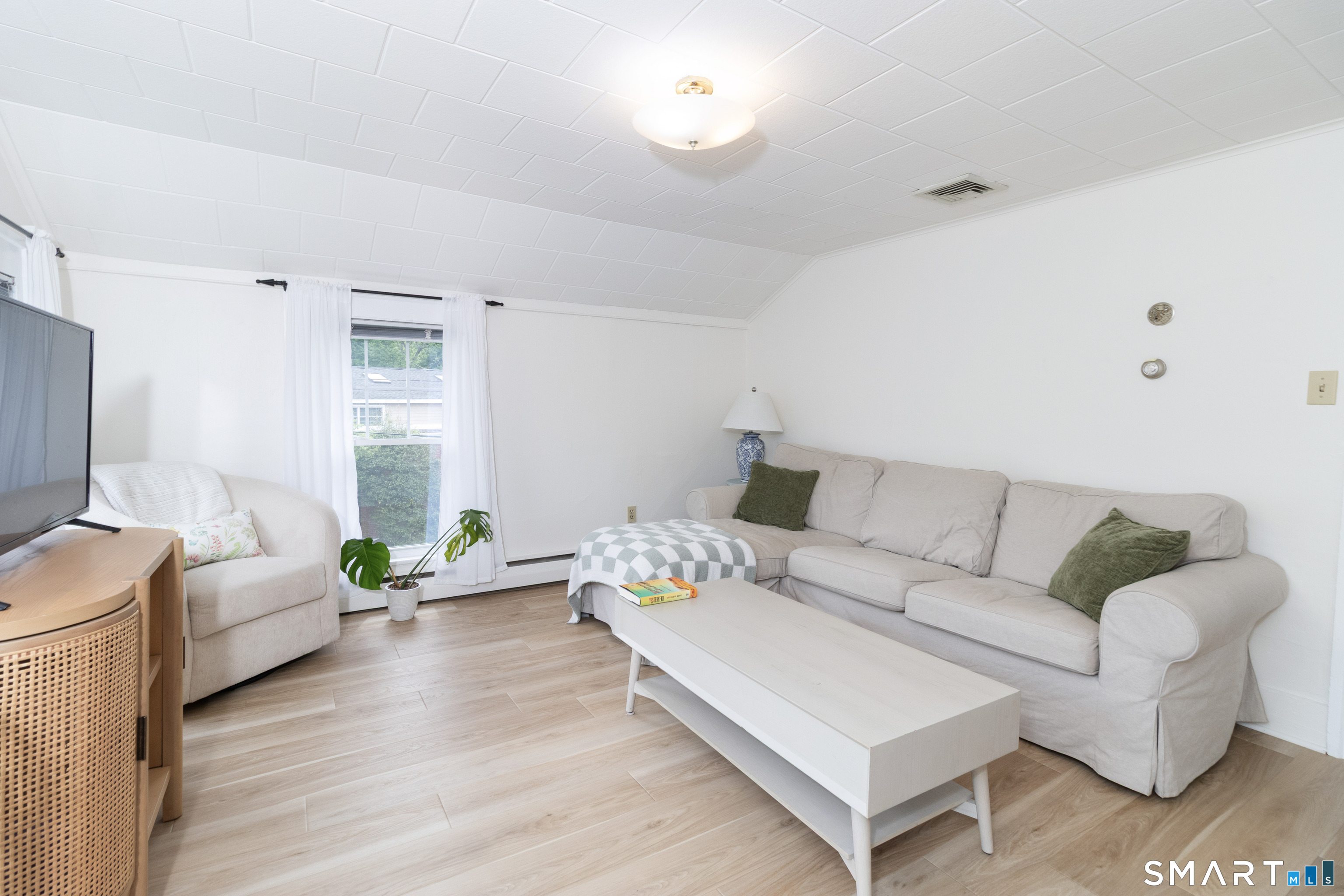 208 Boston Street Guilford CT 06437