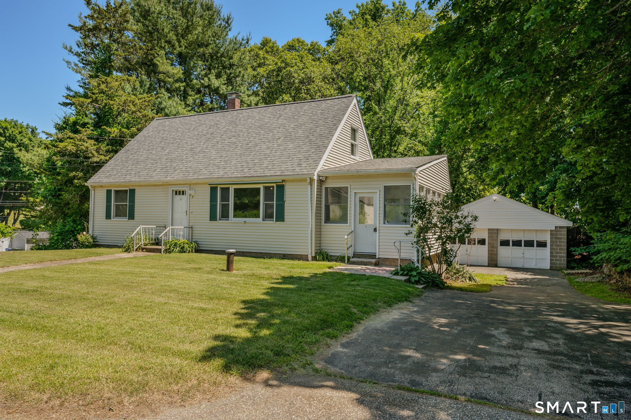 7 Bonville Drive Montville CT 06382