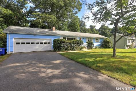 17 Oakridge Drive Ledyard CT 06335