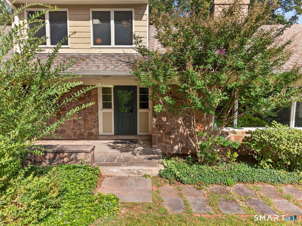 333 Mansfield Road North Haven CT 06473