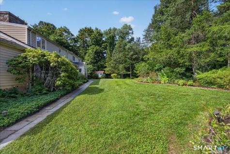 333 Mansfield Road North Haven CT 06473