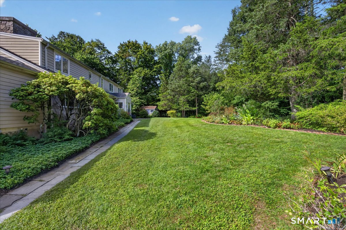 333 Mansfield Road North Haven CT 06473