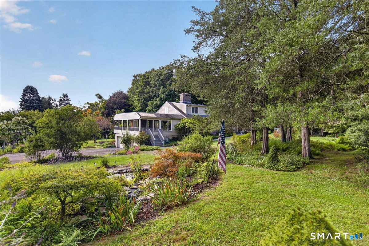 333 Mansfield Road North Haven CT 06473