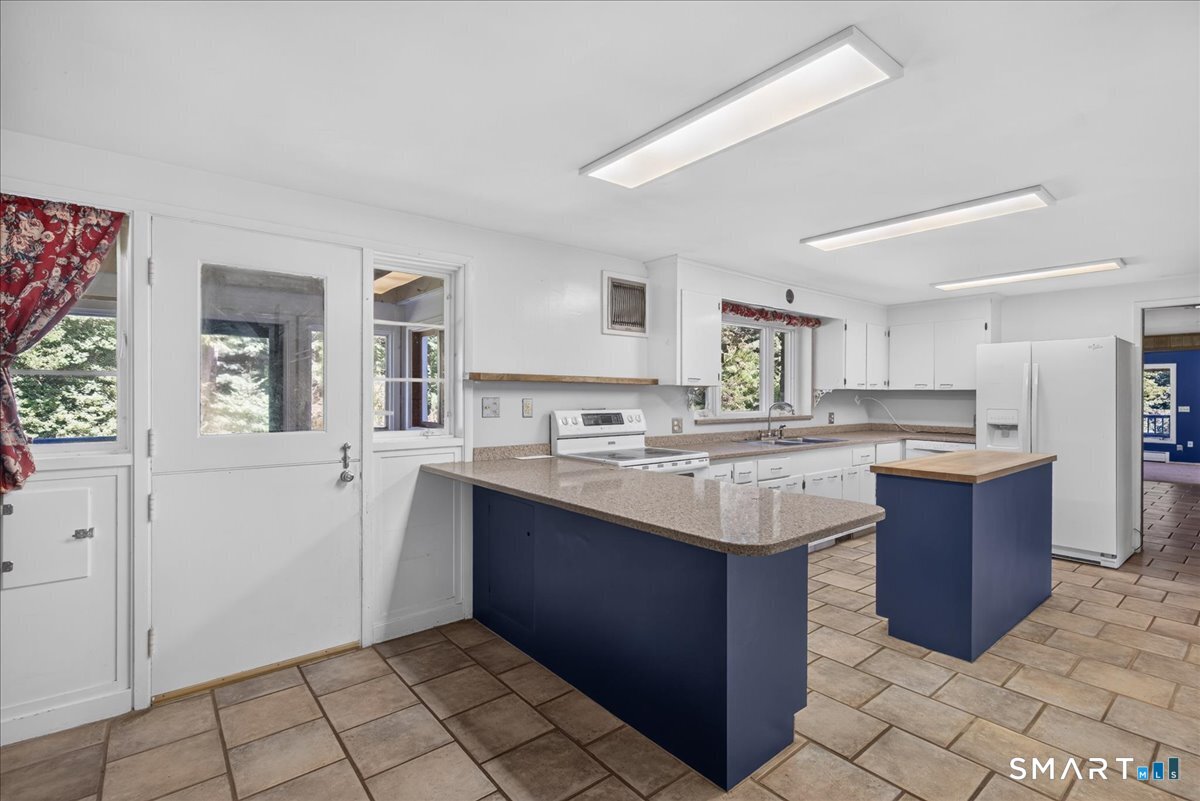 333 Mansfield Road North Haven CT 06473