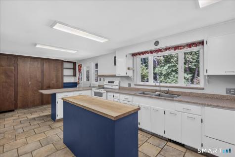 333 Mansfield Road North Haven CT 06473