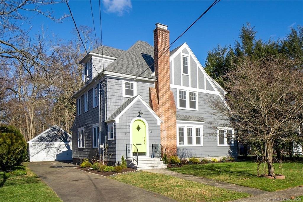 32 Dora Circle Bridgeport CT 06604