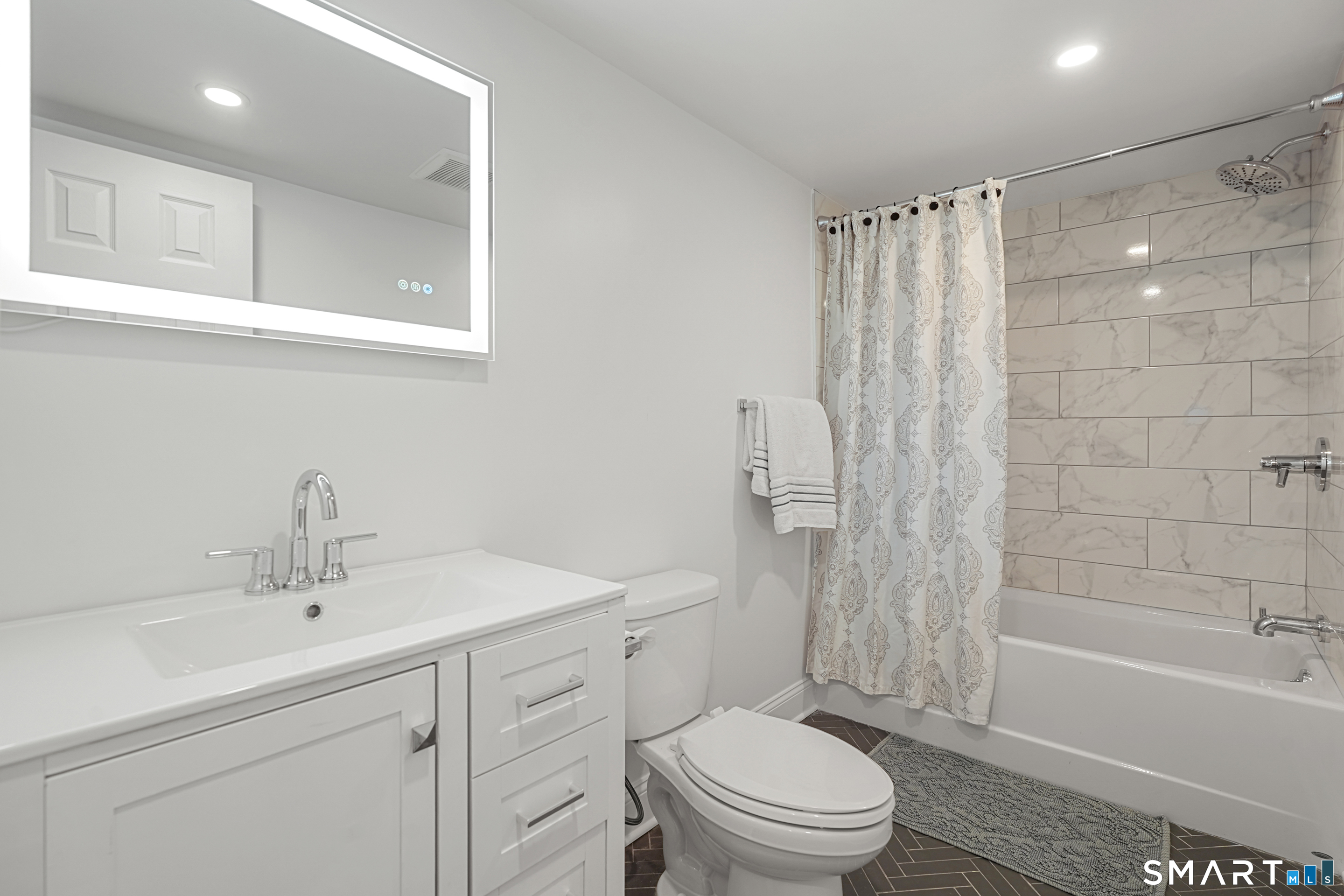 87 Clover Hill Drive Stamford CT 06902