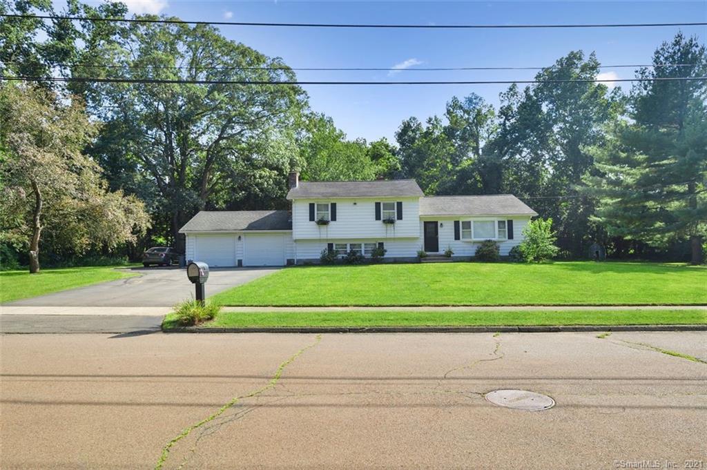 7 Stone Hedge Drive North Haven CT 06473
