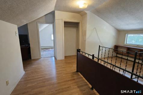 15 Warren Street New London CT 06320