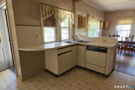 15 Warren Street New London CT 06320