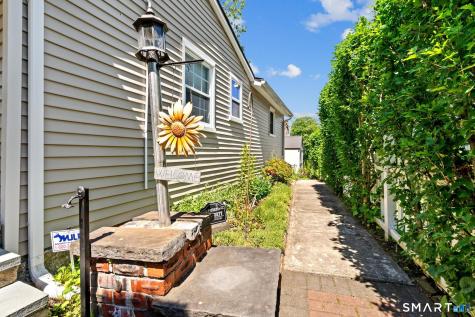 16 Grieb Trail Wallingford CT 06492