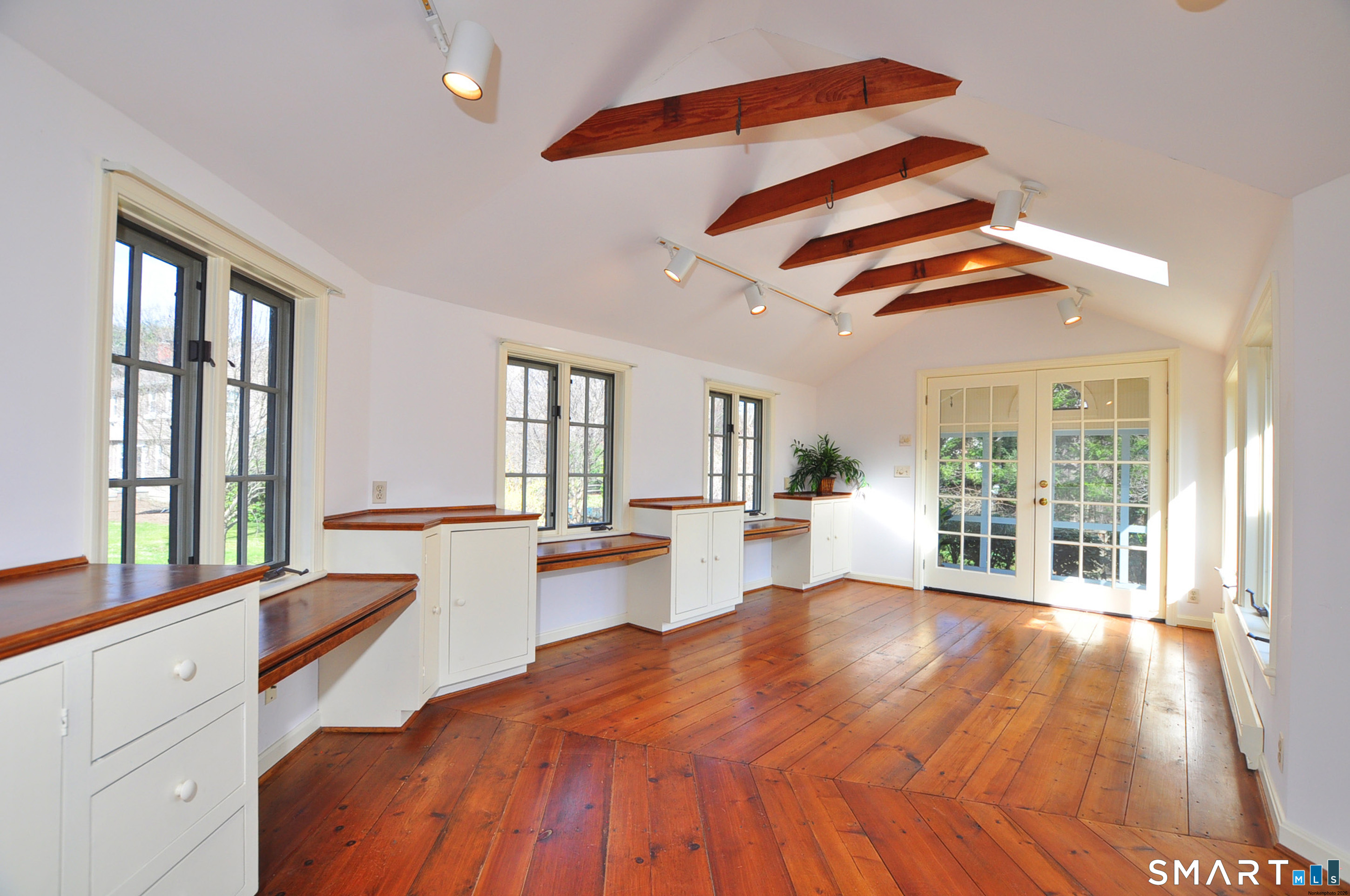 14 North Drive Simsbury CT 06070