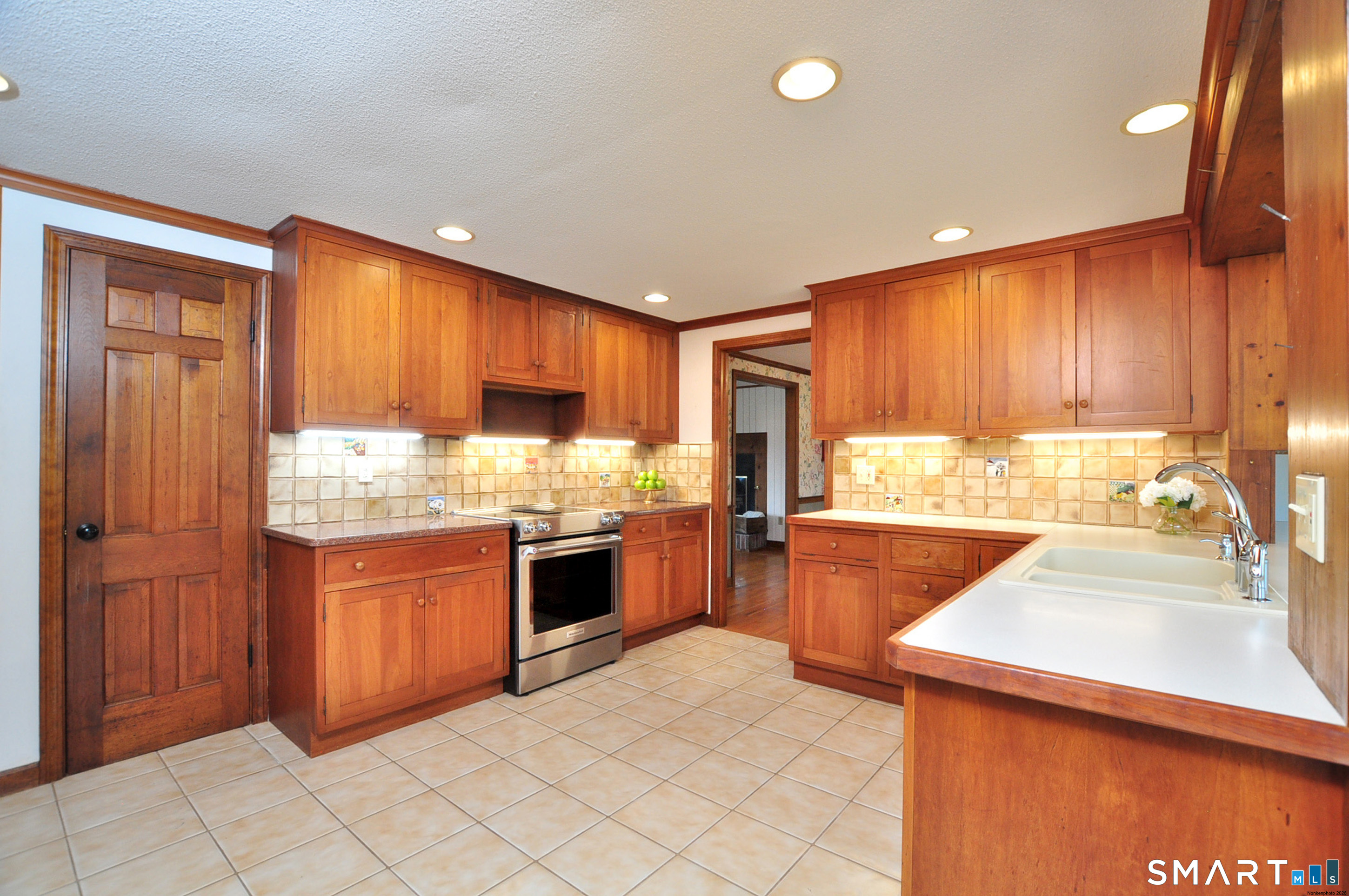 14 North Drive Simsbury CT 06070