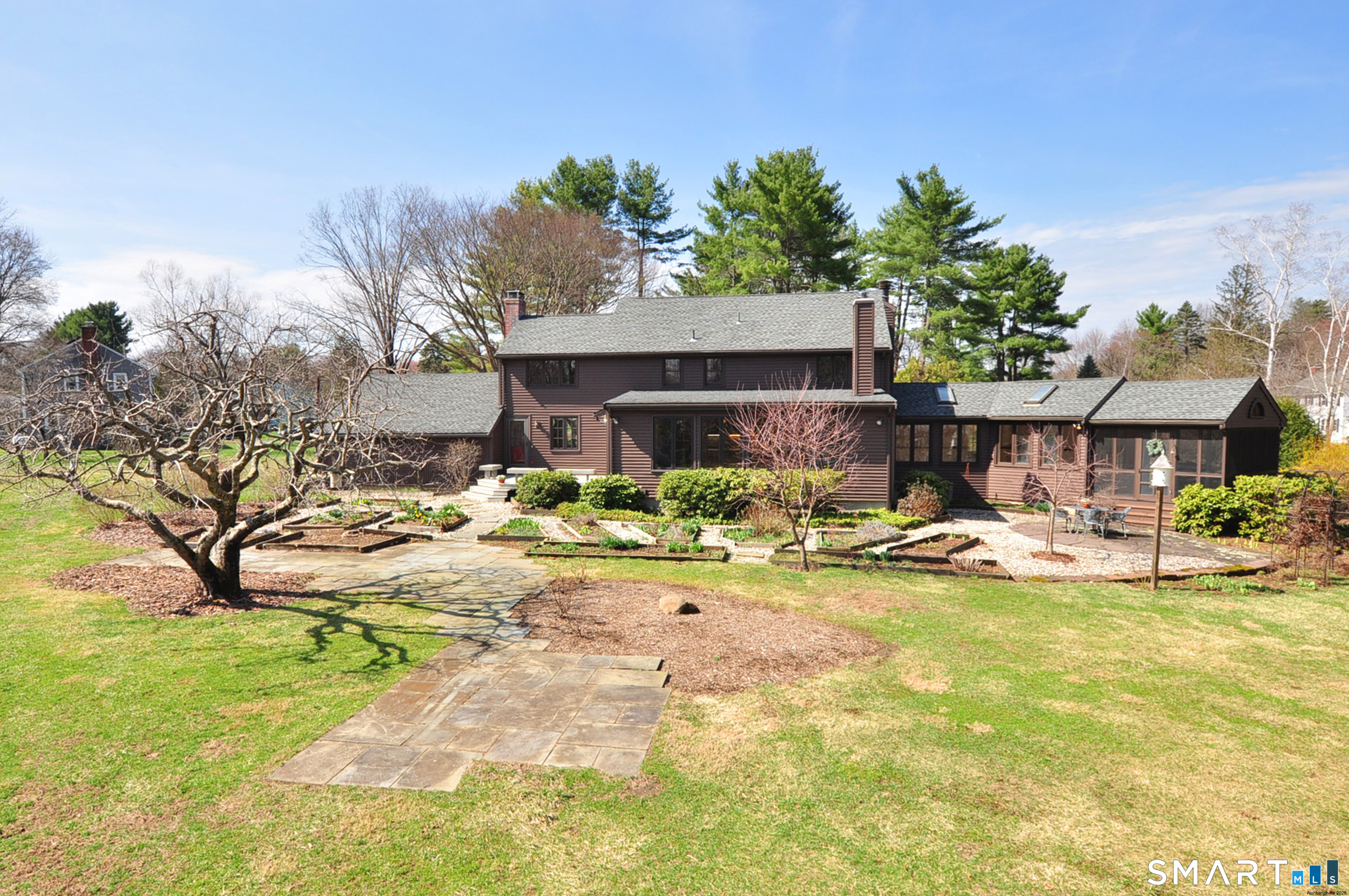 14 North Drive Simsbury CT 06070