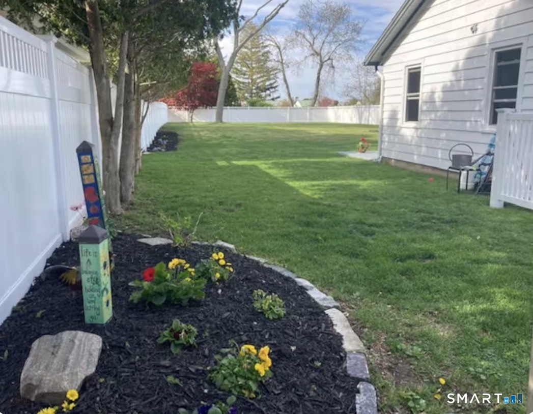 72 Smith Street East Lyme CT 06357