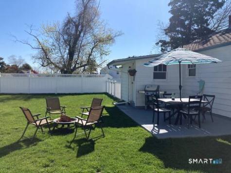 72 Smith Street East Lyme CT 06357