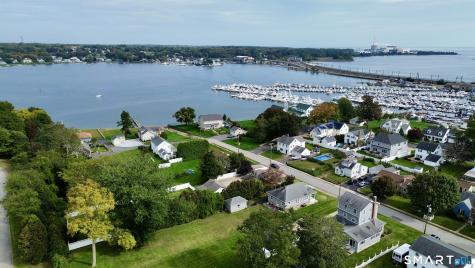 72 Smith Street East Lyme CT 06357