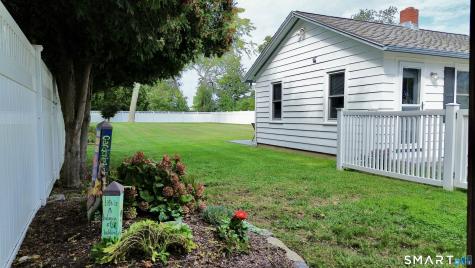 72 Smith Street East Lyme CT 06357