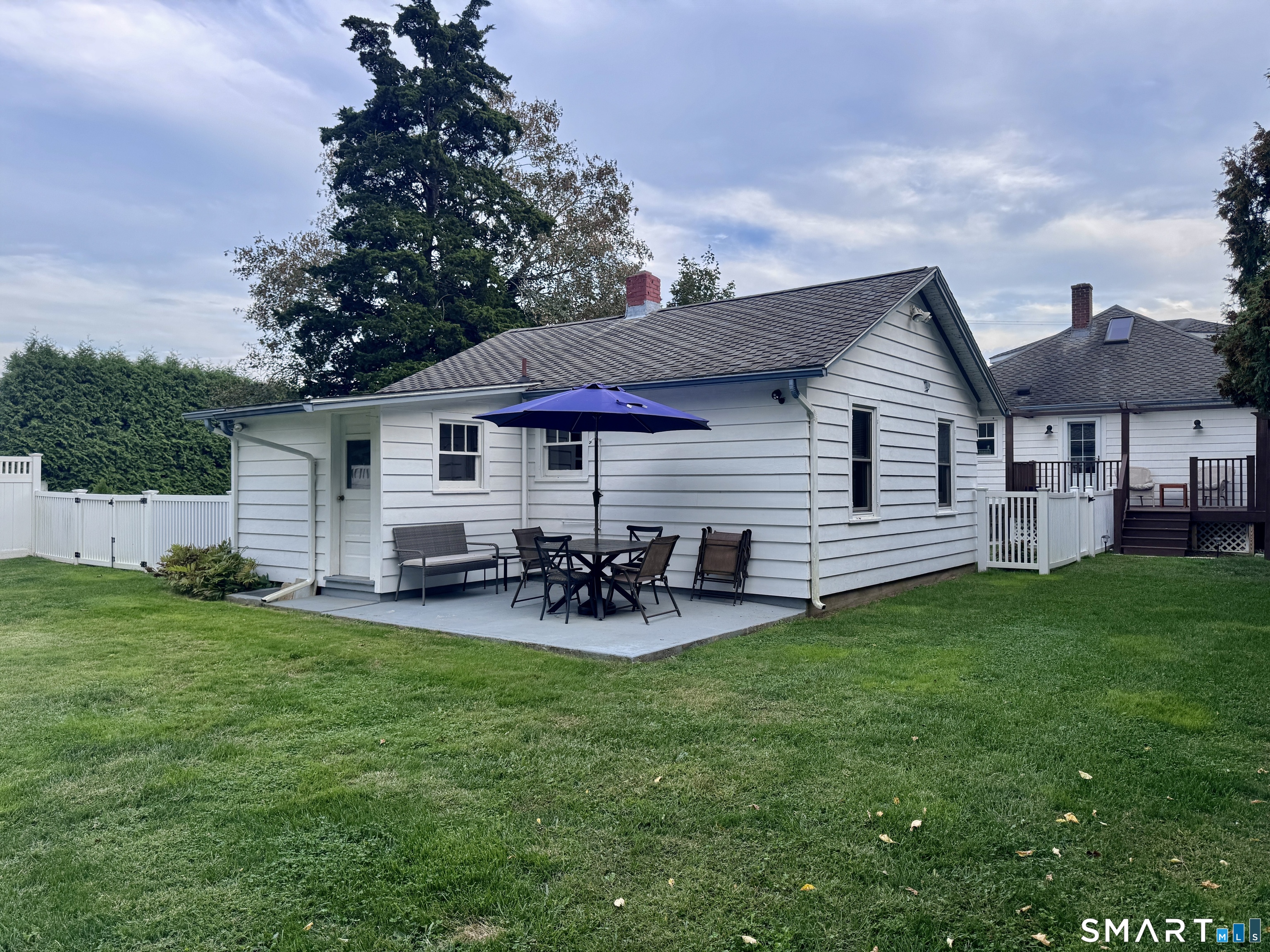 72 Smith Street East Lyme CT 06357