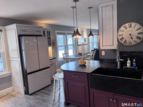 72 Smith Street East Lyme CT 06357