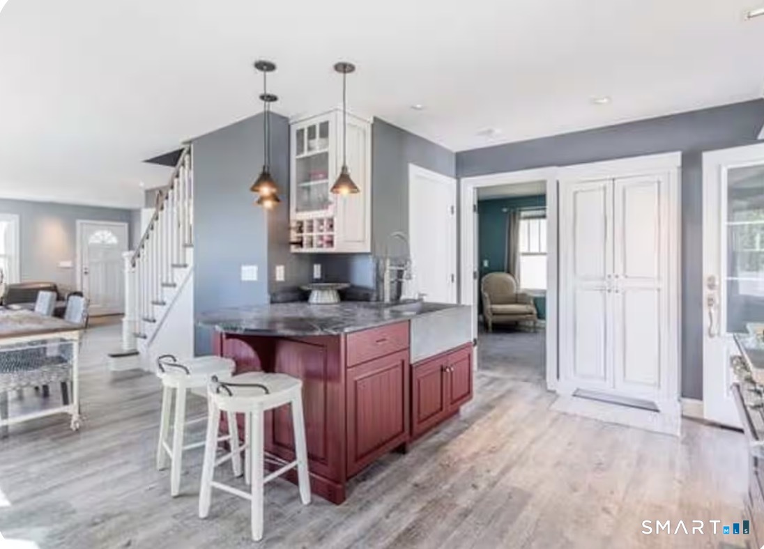 72 Smith Street East Lyme CT 06357