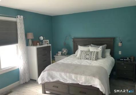 72 Smith Street East Lyme CT 06357