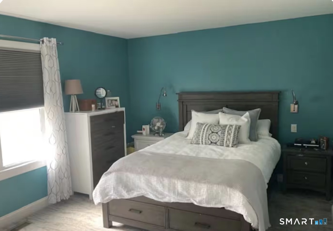 72 Smith Street East Lyme CT 06357